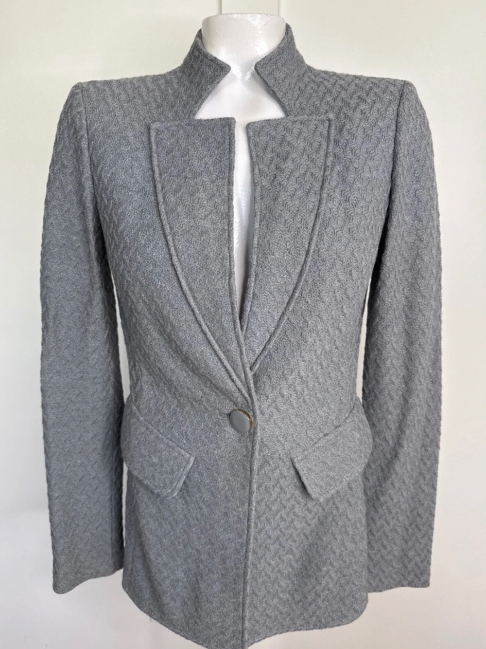 St. John Size 2 Black Single Notch Fitted Suit Jacket Lined Faux Pockets